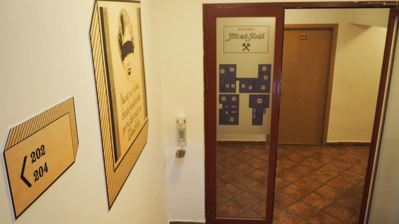 Hostel Mlotek I Perlik Tarnowskie Góry Exterior foto